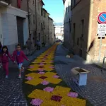 Lo Sfizio 住宿加早餐酒店 Cupramontana