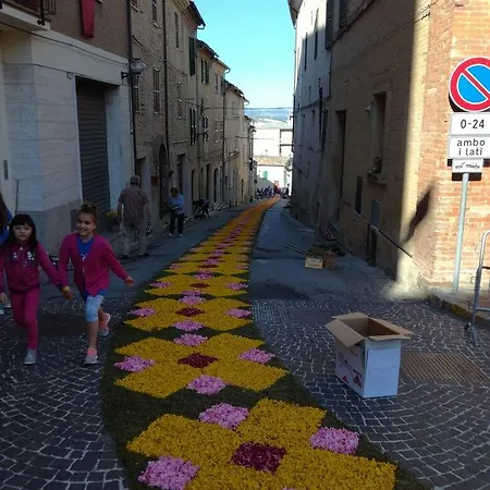 Lo Sfizio Alojamento de Acomodação e Pequeno-almoço Cupramontana
